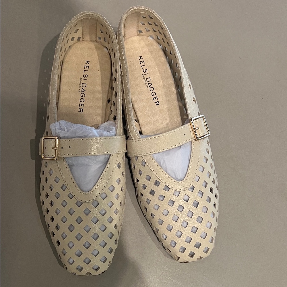 Kelsi Dagger Beige Cutout Flats - Picture 3 of 4